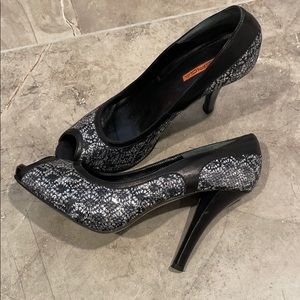 Via Spiga Dory Peep Toe Pumps